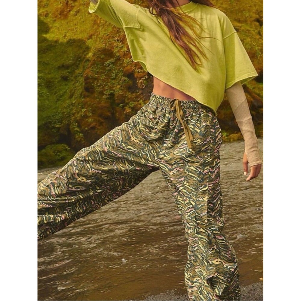 NWOT FP Movement Zephyr Hi Rise Balloon Pants Free People Green Olive Combo XS - Picture 14 of 16
